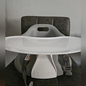 Upseat Baby Chair with Tray